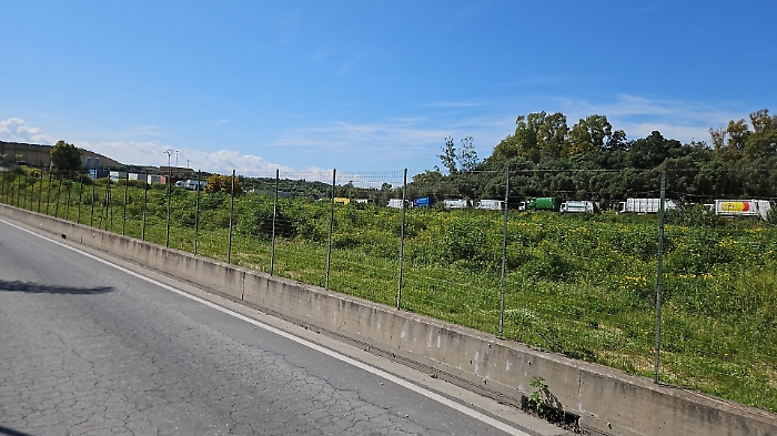 F7B15F44-2F49-4606-9A20-7B199B7AD67D