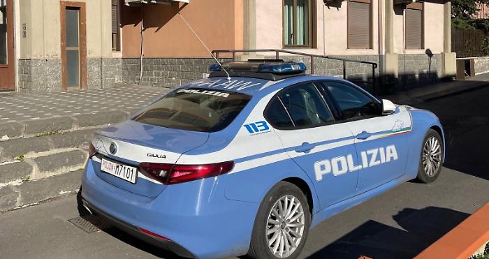 SI OPPONE CON FORZA ALLO SFRATTO. 19ENNE ADRANITA DENUNCIATO DALLA POLIZIA DI STATO PER RESISTENZA E OLTRAGGIO A PUBBLICO UFFICIALE