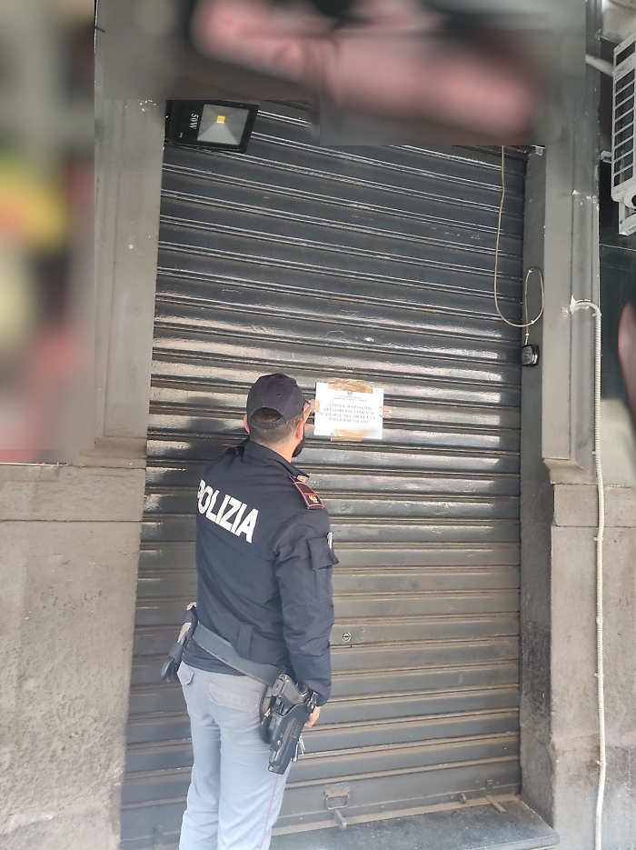 - SOSPESA DALLA POLIZIA DI STATO L&rsquo;ATTIVITA&rsquo; DI UN CHIOSCO-BAR DI VIA PLEBISCITO ERA UN ABITUALE RITROVO DI PREGIUDICATI