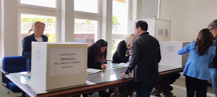 Seggio aperto in provincia