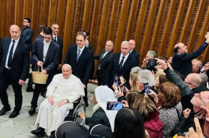 L'incontro del Papa con i giornalisti siciliani