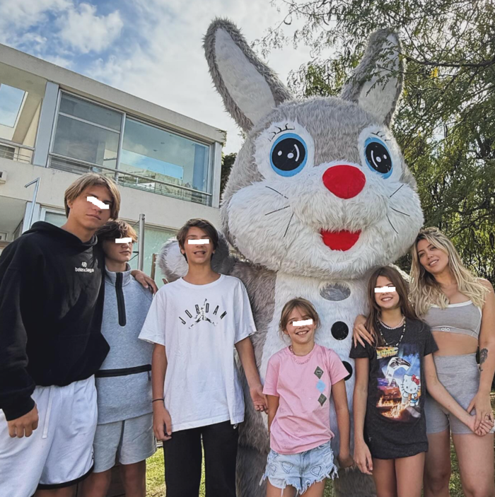 Wanda Nara con i cinque figli