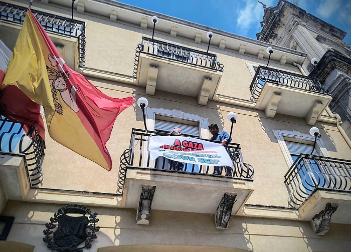 1747918578_94763f96f16aff1f45d2