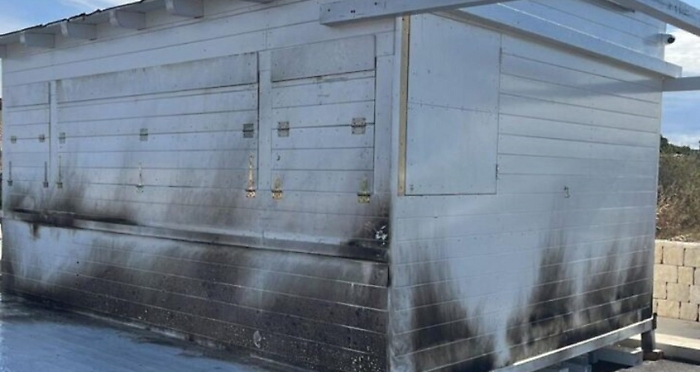 Fiamme ad un chiosco a Portopalo