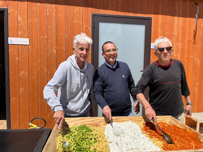 Il Cvk e la nuova area cucina, al centro il presidente Micieli