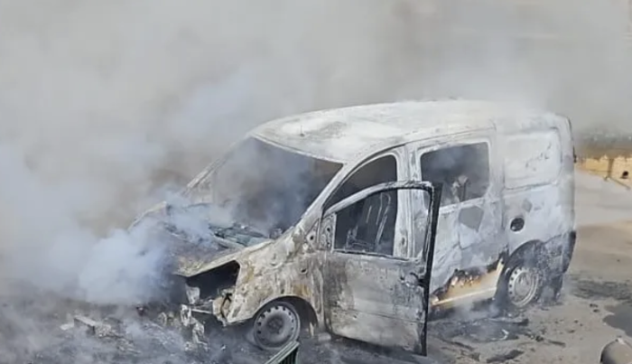 Incendiato furgone chiaramonte