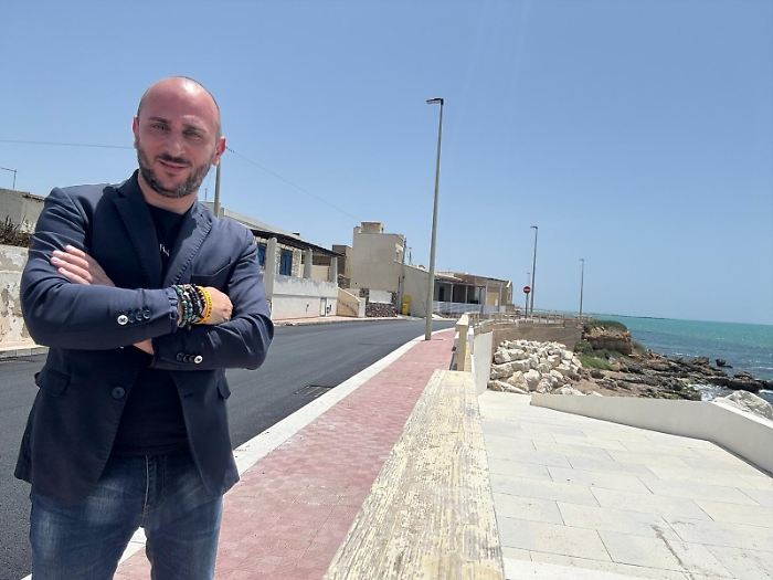 L'assessore Nicastro a Baia Dorica