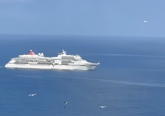 Levanzo nave da crociera foto "l'isolano in viaggio"