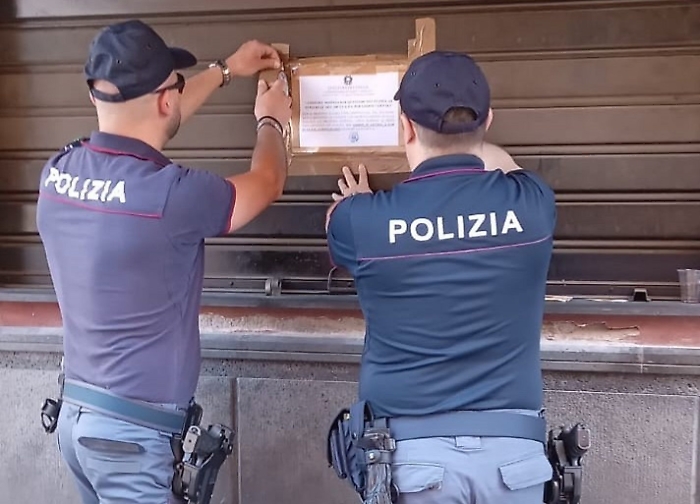 Bar chiuso ad Adrano