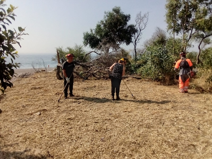 Litorale di Mascali: oltre 3 tonnellate di rifiuti rimossi dalla Forestale in una operazione di bonifica