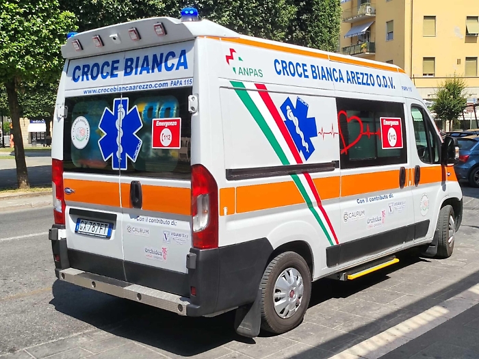 Morde compagna e le stacca la lingua durante lite ad Arezzo