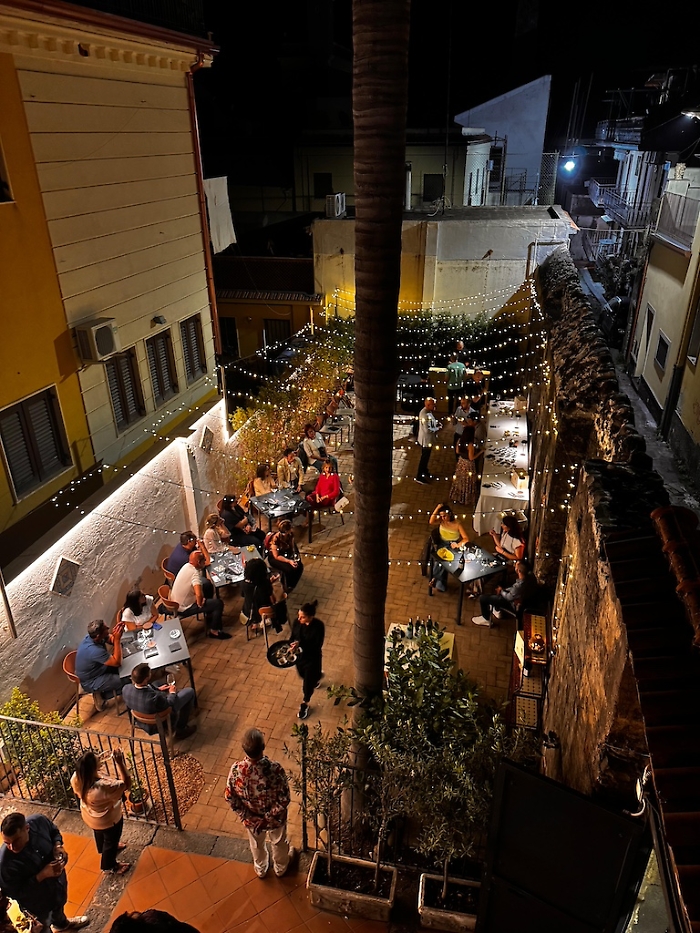 Riposto, il 19 giugno il secondo appuntamento con &ldquo;In cortile col produttore&rdquo;: protagonista la cantina Vigneti Verzera