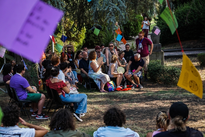 Dal 12 al 20 luglio, Teatri Riflessi 2025 porta le arti performative contemporanee sull&rsquo;Etna