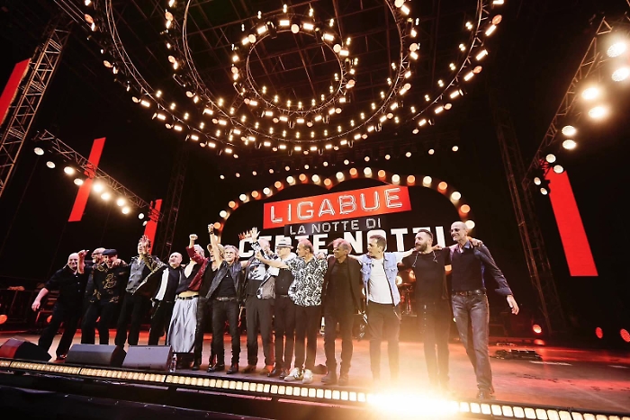 Campovolo, Ligabue trionfa e parla di Sicilia e cambiamento climatico