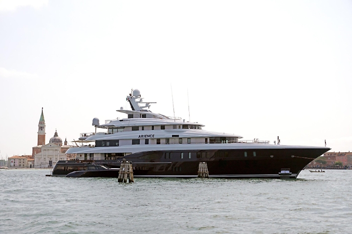 Nozze Bezos: i primi arrivi, in laguna lo yacht di Bill Miller