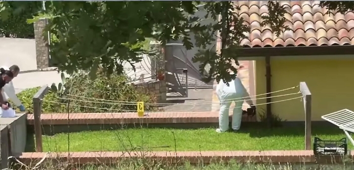 Sorprende i ladri in casa e spara: uno dei ladri trovato morto dopo giorni