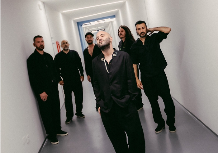 Negramaro a Palermo: Giuliano Sangiorgi, tra ricordo del padre e appello alla pace dalla Sicilia