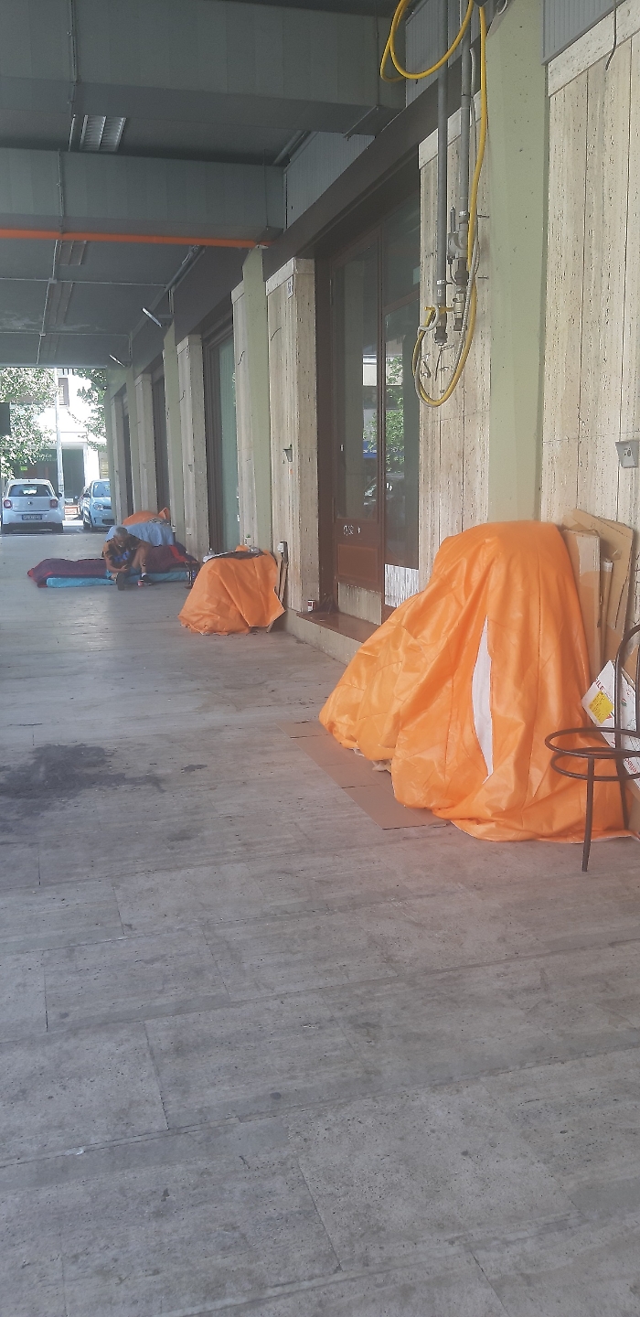 Catania: lo sdegno di una cittadina obbligata a vivere nel degrado in pieno centro