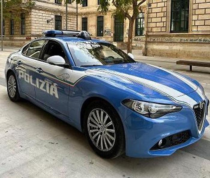 Foto auto polizia generica a Vittoria