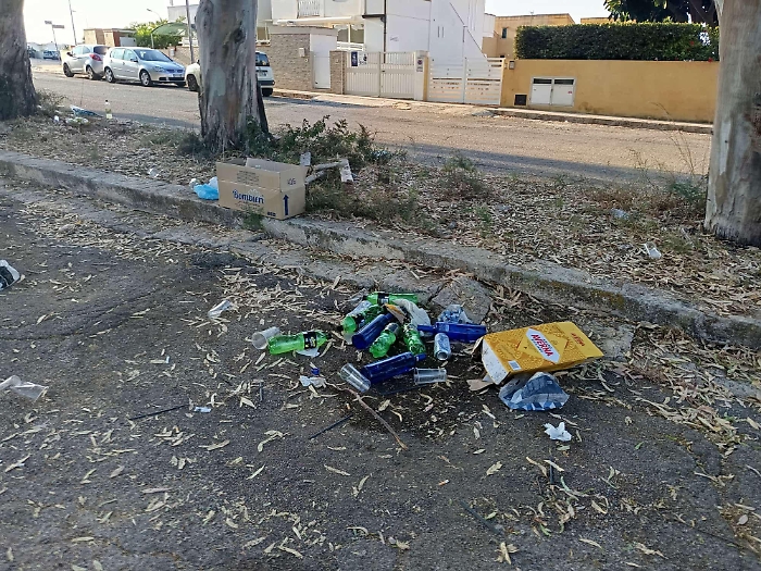 Marina di Ragusa, le notti brave dei giovani continuano a imperversare. E il degrado avanza