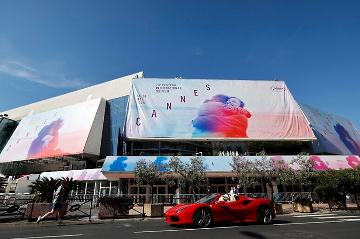 Cannes e la strada dei misteri che porta fino alla "Madonnina"