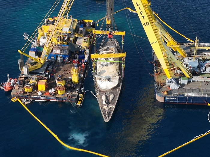 Bayesian, tutto pronto per il trasferimento del mega yacht a Termini Imerese