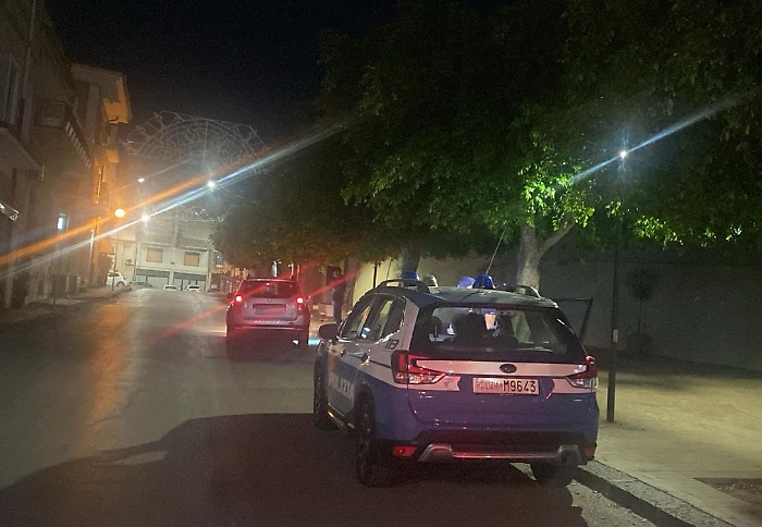 Guida senza assicurazione e senza patente e vendita di alcolici "irresponsabile": multe a Ramacca