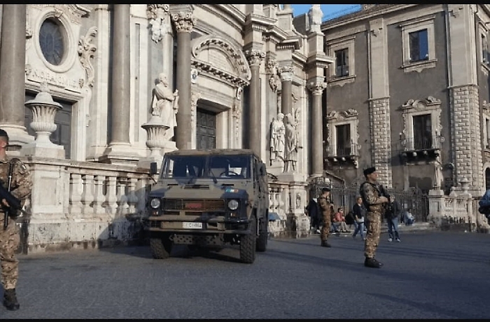 Catania: &laquo;Caro Sindaco, non serve l'Esercito, basta far rispettare le regole&raquo;