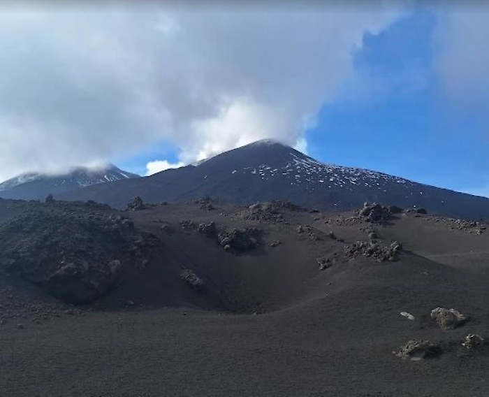 L'Etna si placa, in calo il tremore vulcanico con la fase eruttiva che perde energia