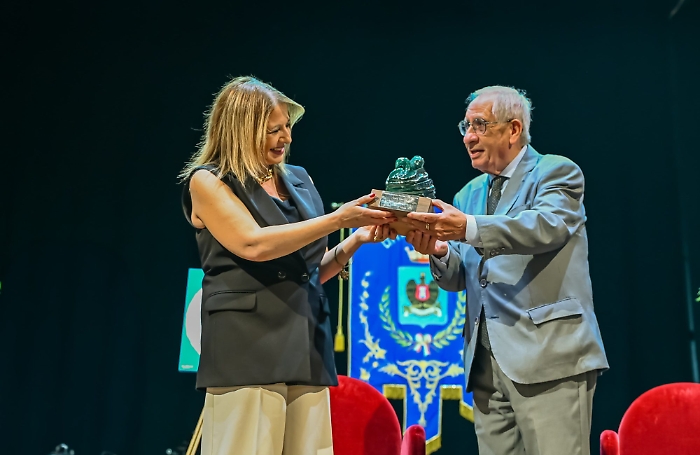 Vittoria, il premio letterario Ninfa Camarina consegnato a Simona Lo Iacono