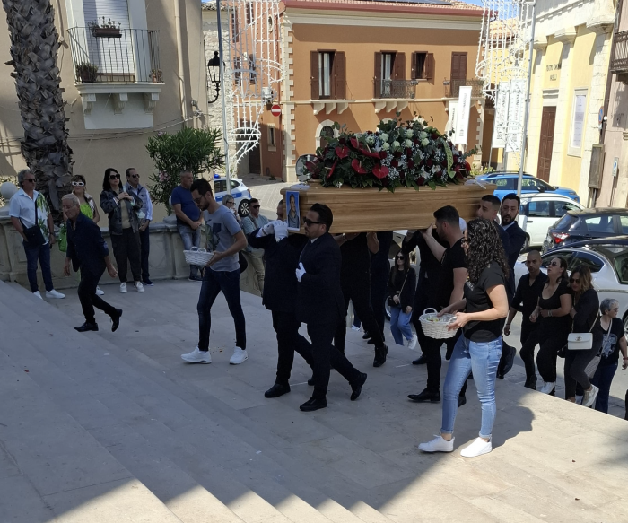 Comiso, i funerali di Giuseppe Guastella si sono tenuti a San Biagio