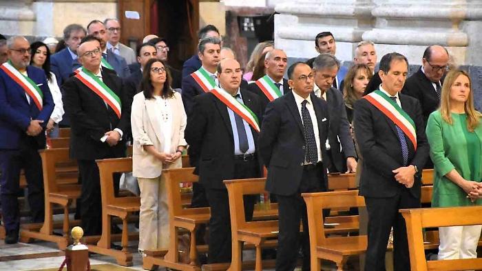 Mons Luigi Renna: &laquo;Ai politici chiedo di servire il bene Comune&raquo;