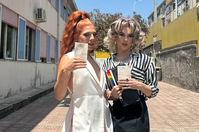 Referendum, al voto a Catania in versione Drag: &laquo;E' un modo per rivendicare la nostra identit&agrave;&raquo;