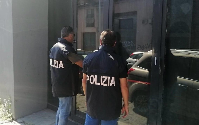 Musica oltre i limiti di volume e di orario: nota discoteca del centro di Catania nel mirino della Polizia