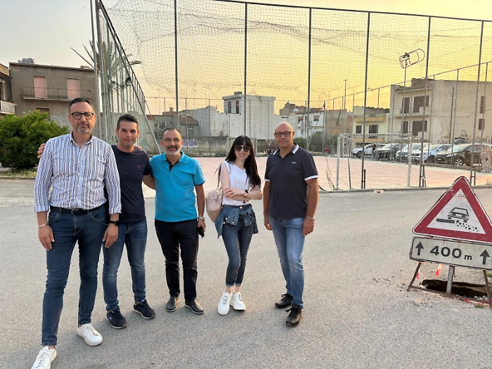 Vittoria, sopralluogo di Forza Italia al quartiere Celle: "E' il trionfo del degrado"