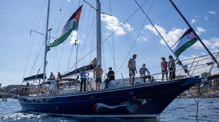 Greta Thunberg e gli altri undici: chi c'&egrave; a bordo della Freedom Flotilla salpata da Catania e fermata dagli israeliani