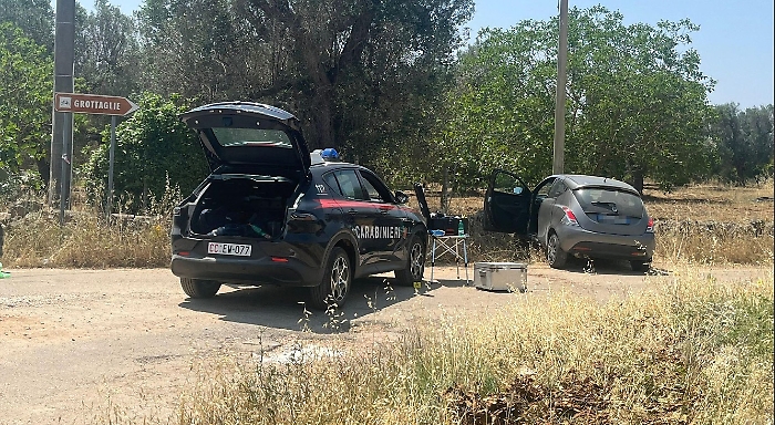 L'omicidio di Carlo Legrottaglie per evitare che i carabinieri scoprissero l'arsenale della "mala": l'ipotesi degli investigatori