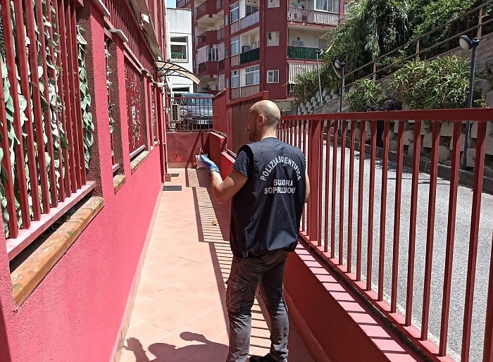 L'inchiesta sulla morte della piccola Elisa: indagati la madre, il padre e due medici