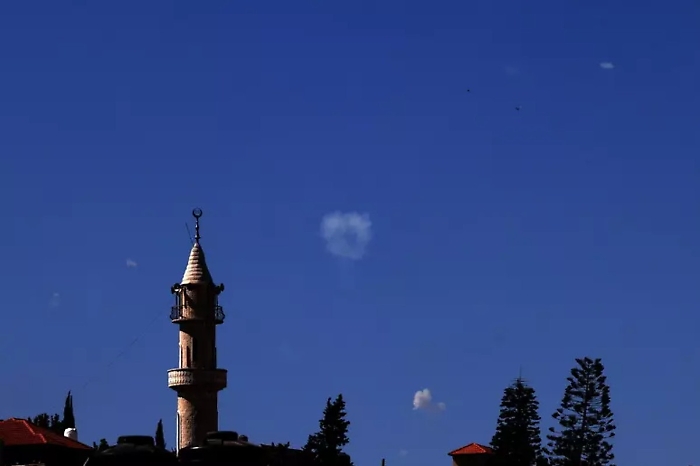 Iran, nuovi attacchi aerei israeliani nella notte al sito nucleare di Isfahan, ma senza danni gravi