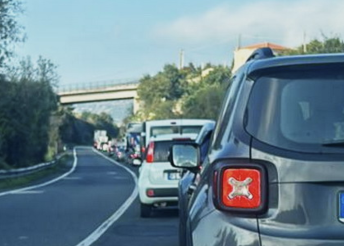 Modica, incidente stradale al ponte Costanzo: lunghe code d'auto