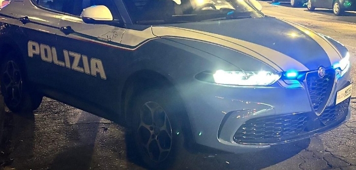 Farmaci prescritti e "pillole blu" nell'auto del magazziniere infedele di una farmacia di Nesima: denunciato