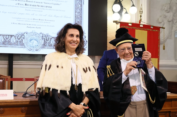 Messina, l'universit&agrave; conferisce il dottorato in Scienze Cognitive al regista Richard Schechner