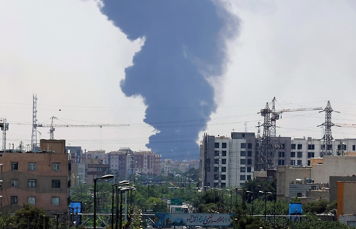 Israele sotto i missili continua a martellare Teheran