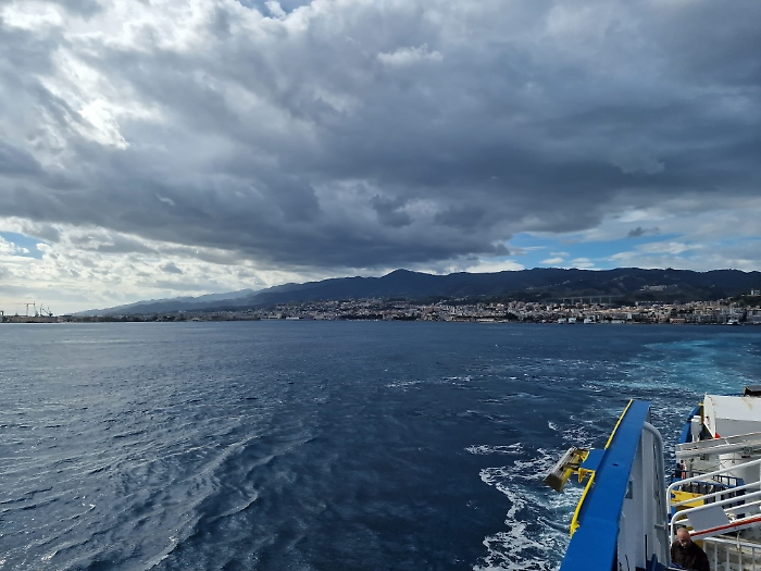 Volevano portare droga in Sicilia: arrestate due donne a Villa San Giovanni