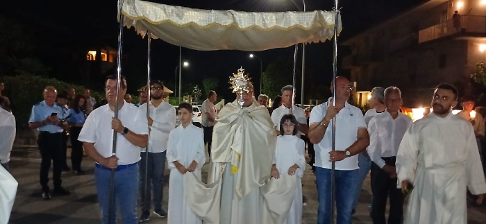 Ragusa e la festa in onore del Preziosissimo sangue, molto partecipata la processione