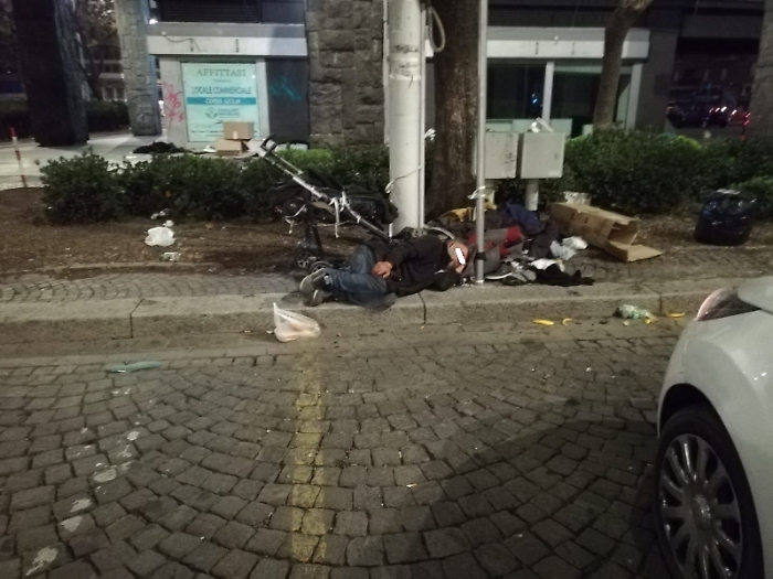 L'Uomo con la Luce negli occhi: una storia di incontri e speranze a Catania