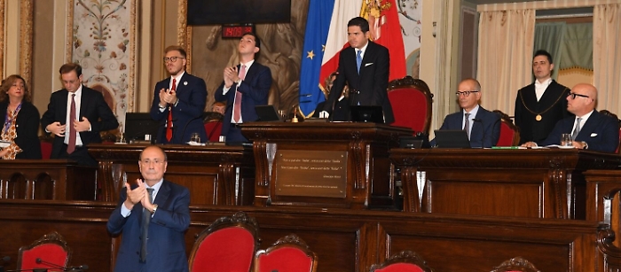 Ars, Schifani incassa la manovrina da 50 milioni: saltano le misure anti-dazi, pi&ugrave; risorse per il reddito di povert&agrave;