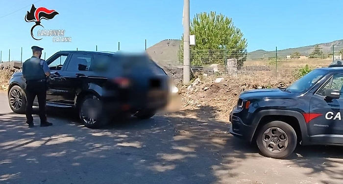 Andavano in giro a Randazzo con auto rubata: denunciati