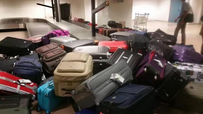 Caos bagagli all'aeroporto di Catania, il Codacons chiede incontro ai vertici di Sac