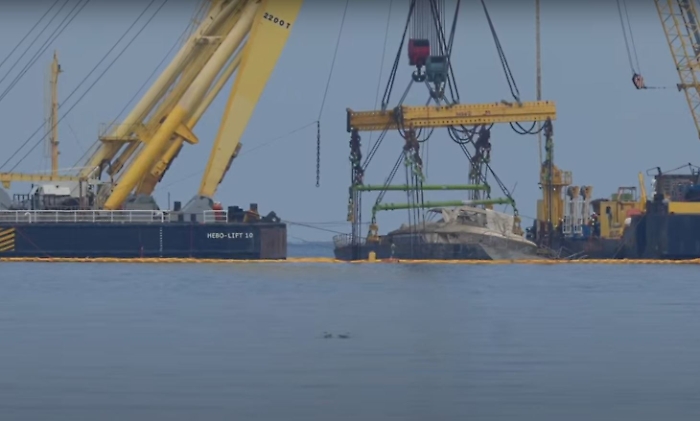 Riecco il Bayesian (e i suoi segreti): il veliero torna a galla per fissare le imbracature, domani il sollevamento definitivo